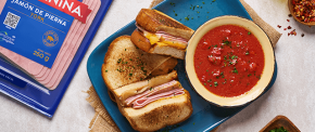 Grilled cheese con sopa de jitomate