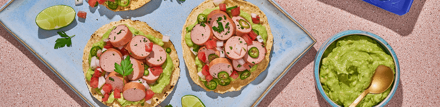 Tostadas de salchicha y guacamole