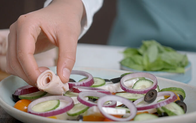 Ensalada griega con Pechuga Horneada