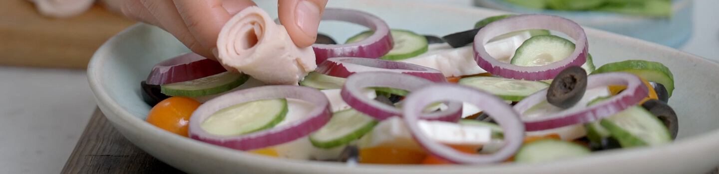 Ensalada griega con Pechuga Horneada